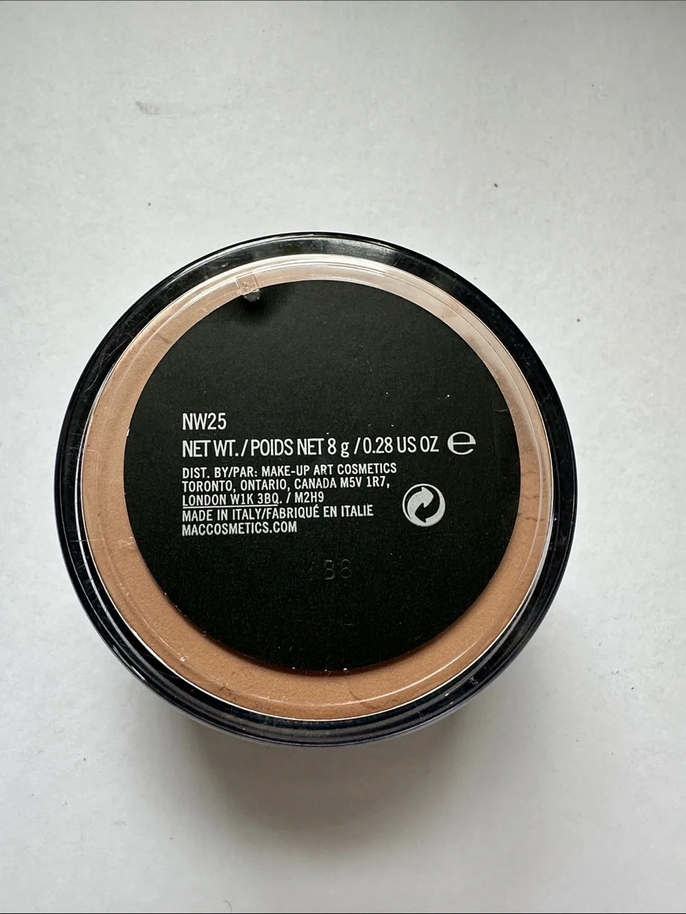 MAC Cosmetics select Sheer Loose Setting Powder NW25